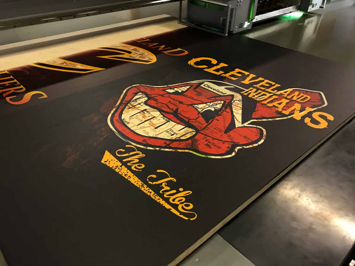 Corporate logo flatbed-printed to wood