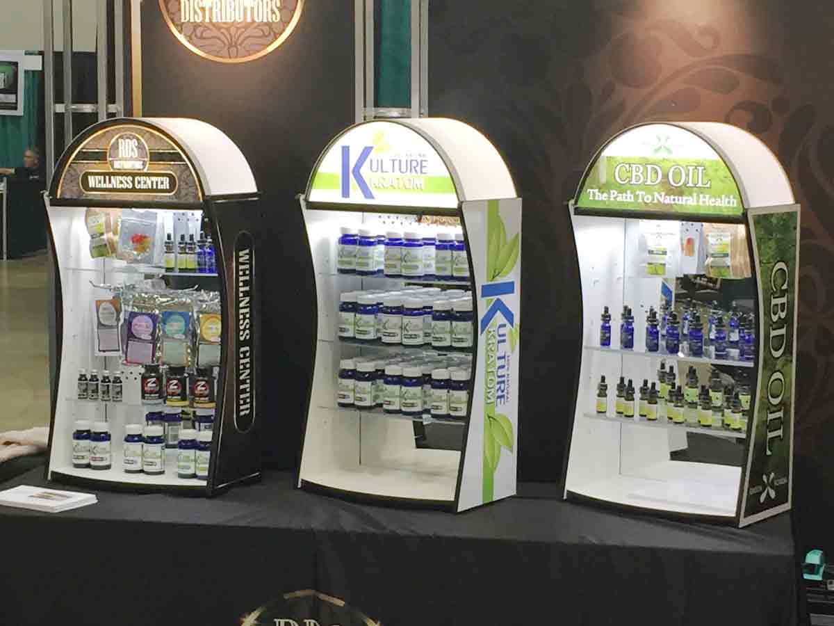 RTA backlit retail display case